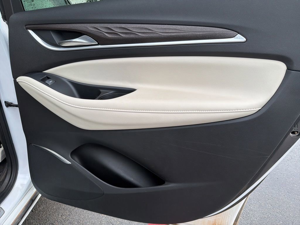 Used 2023 Buick Enclave Avenir w/ Avenir Technology Package FWD image 34