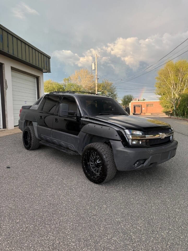 Used 2003 Chevrolet Avalanche 4x4 w/ The North Face Edition image 9
