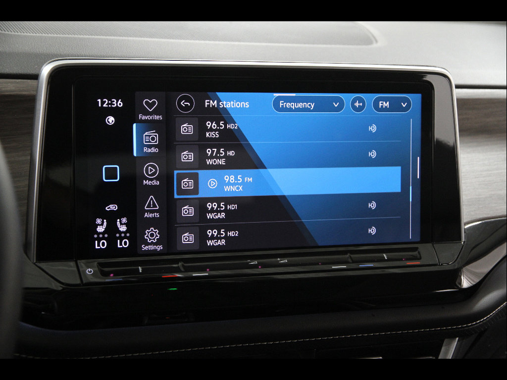 Used 2024 Volkswagen Atlas SEL Premium R-Line image 12