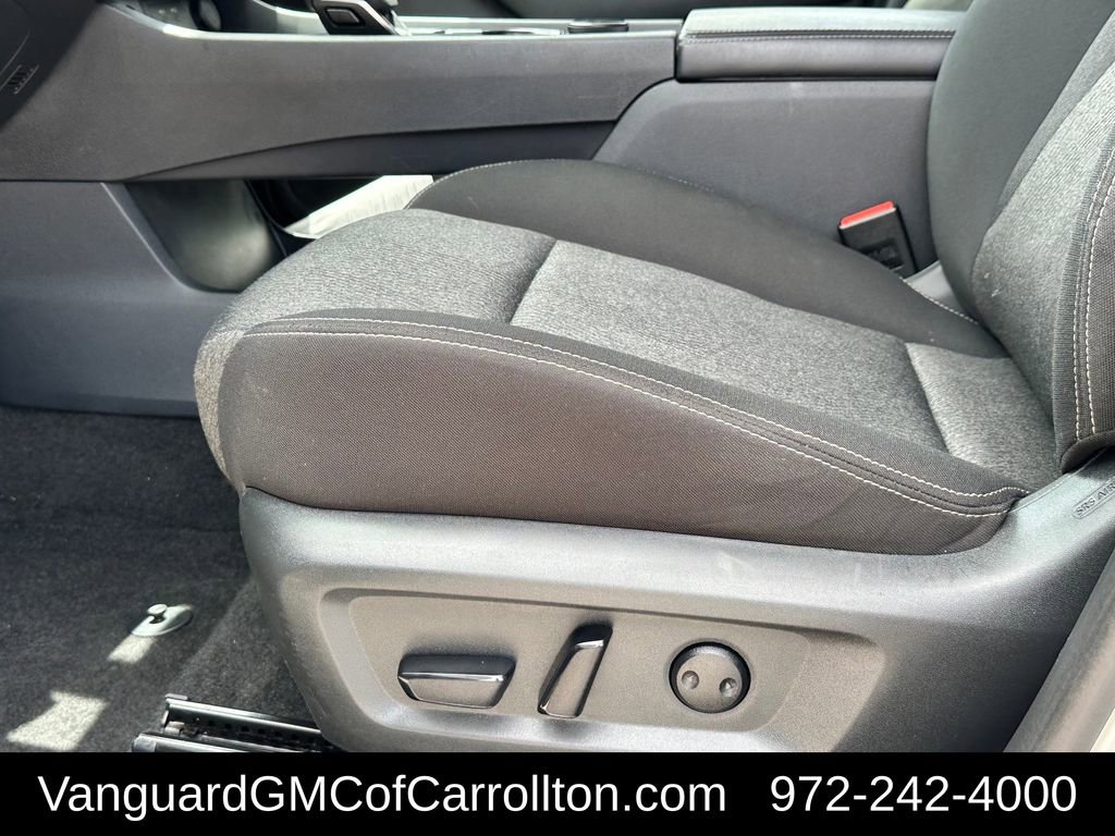 Used 2024 Nissan Rogue SV AWD/4WD image 19