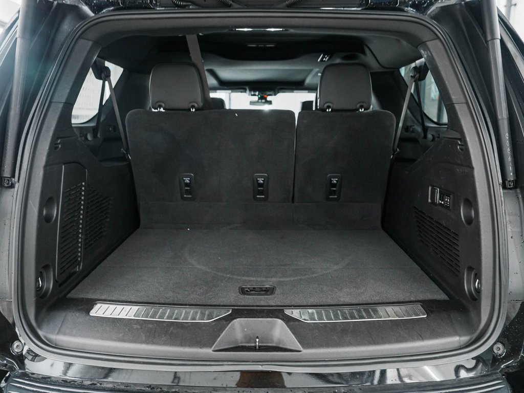 Used 2022 Chevrolet Suburban RST w/ Sport Performance Package image 42