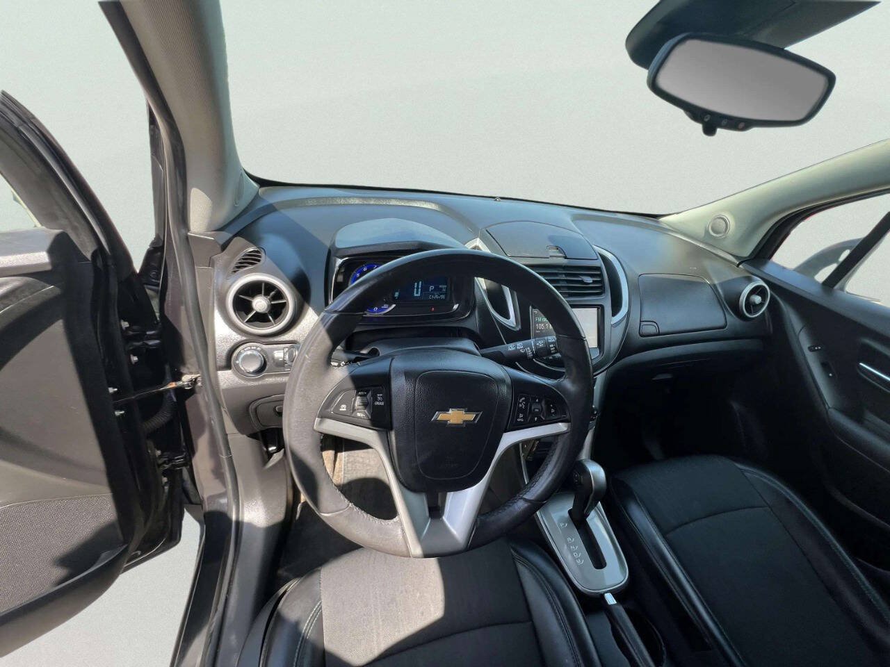 Used 2016 Chevrolet Trax LT w/ LT Convenience Package AWD/4WD image 17