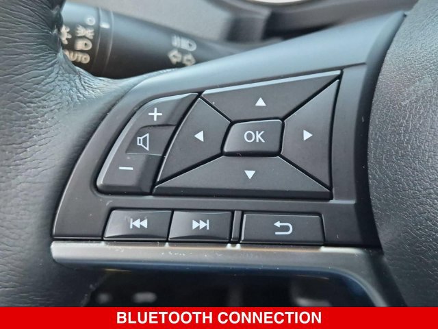 Used 2017 Nissan Rogue SV AWD/4WD image 19