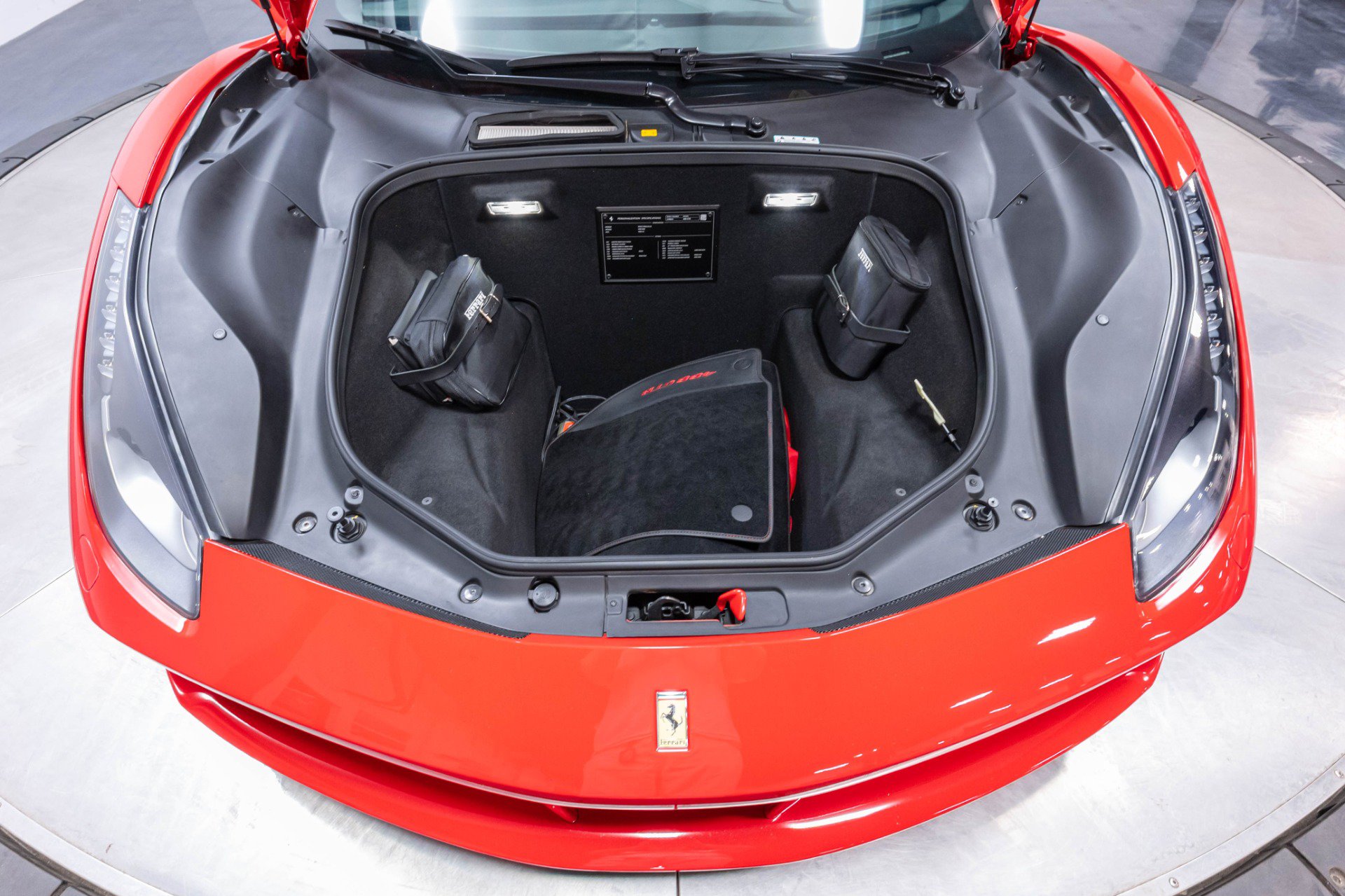 Used 2018 Ferrari 488 GTB RWD image 49