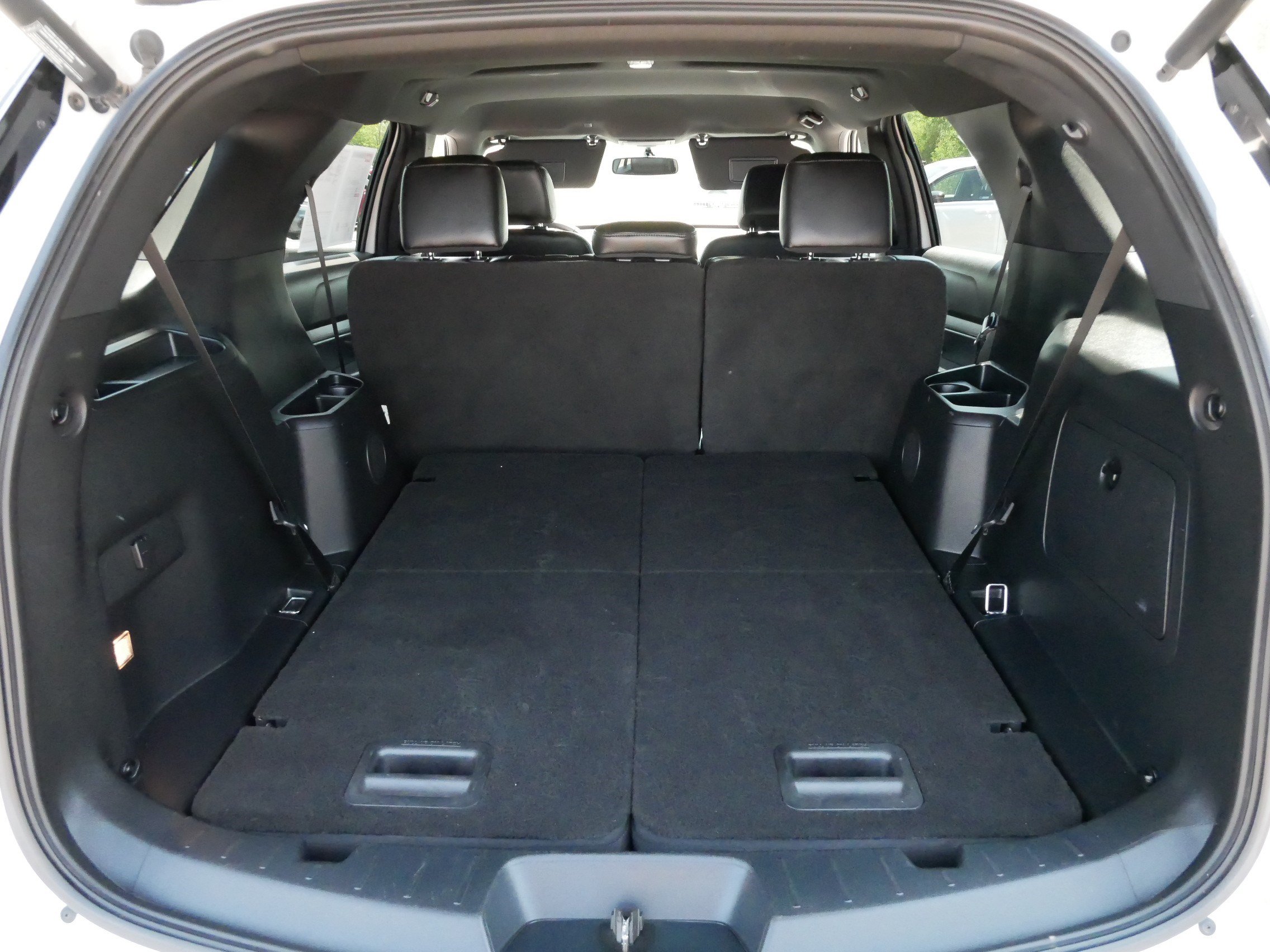 Used 2017 Ford Explorer XLT w/ Equipment Group 202A AWD/4WD image 18