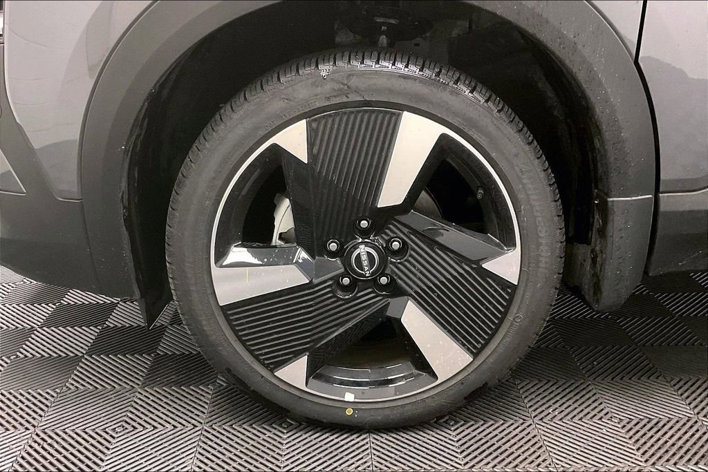 Used 2025 Nissan Kicks SR AWD/4WD image 8