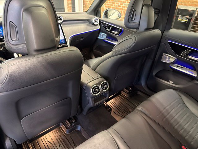 Used 2025 Mercedes-Benz GLC 300 4MATIC image 26