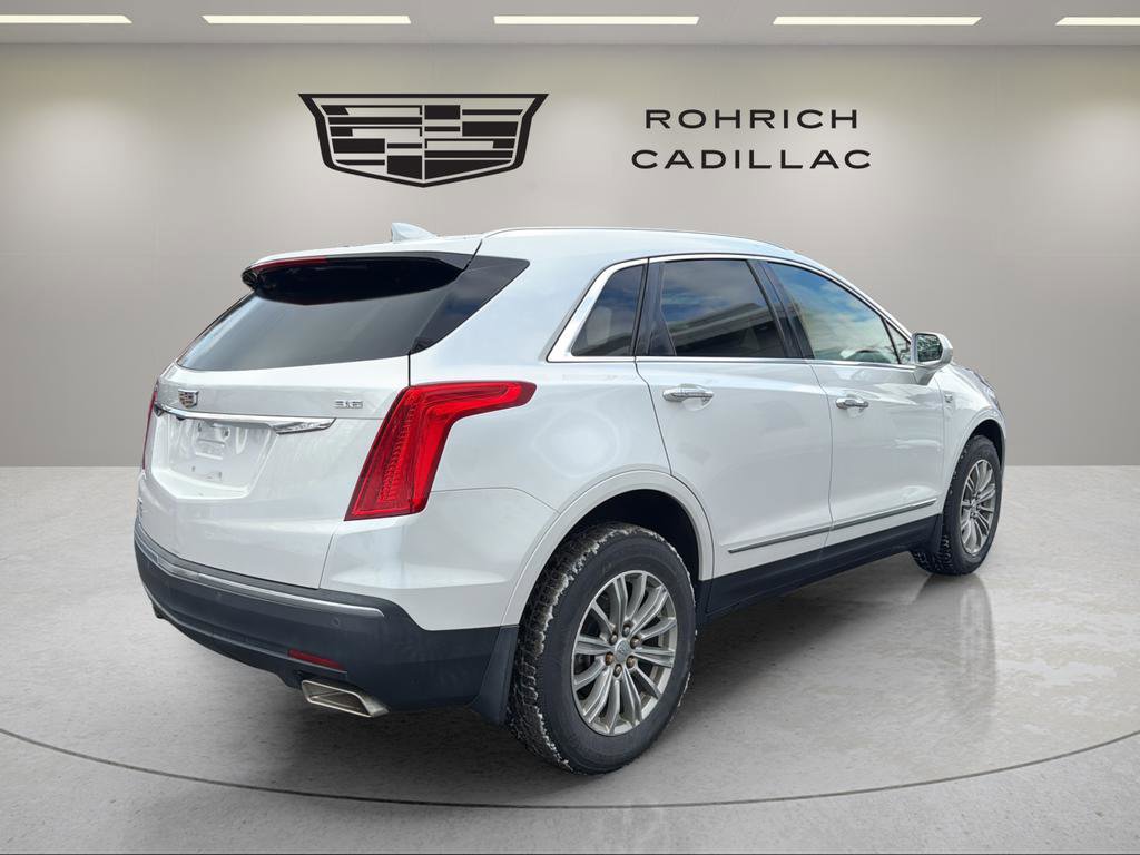 Used 2017 Cadillac XT5 Luxury w/ Driver Awareness Package image 6