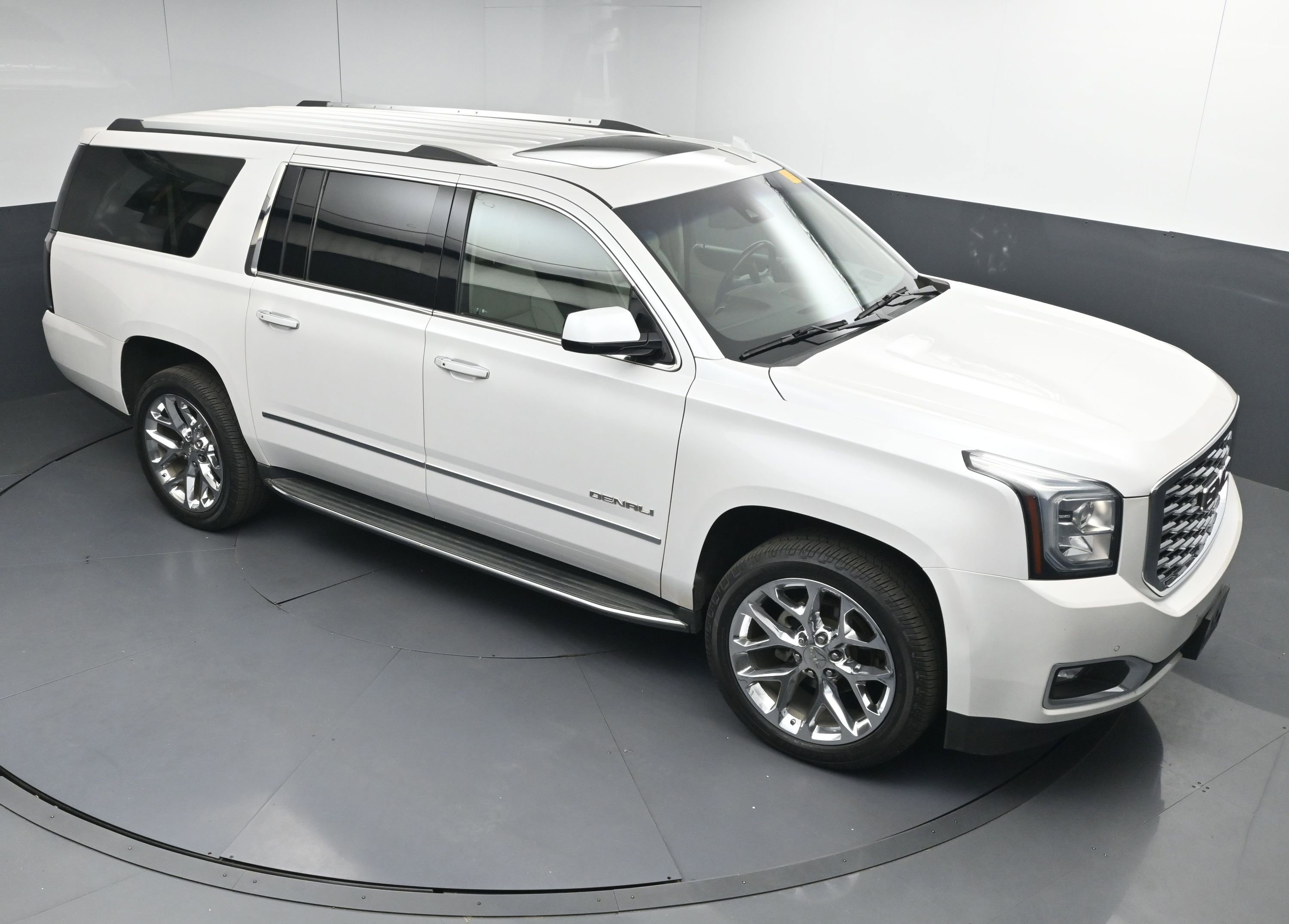 Used 2018 GMC Yukon XL Denali w/ Open Road Package AWD/4WD image 44