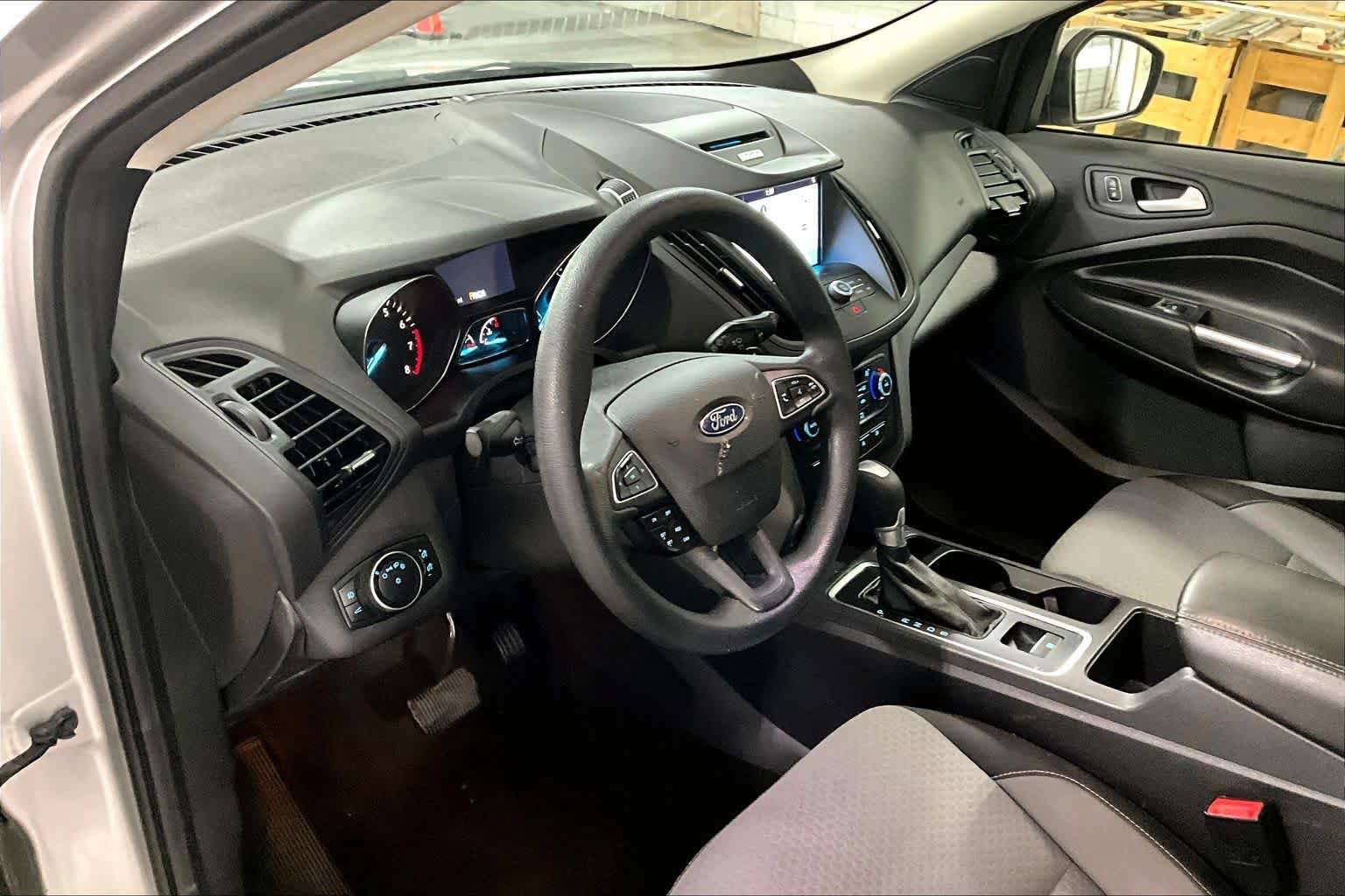 Used 2017 Ford Escape SE w/ Equipment Group 201A AWD/4WD image 17