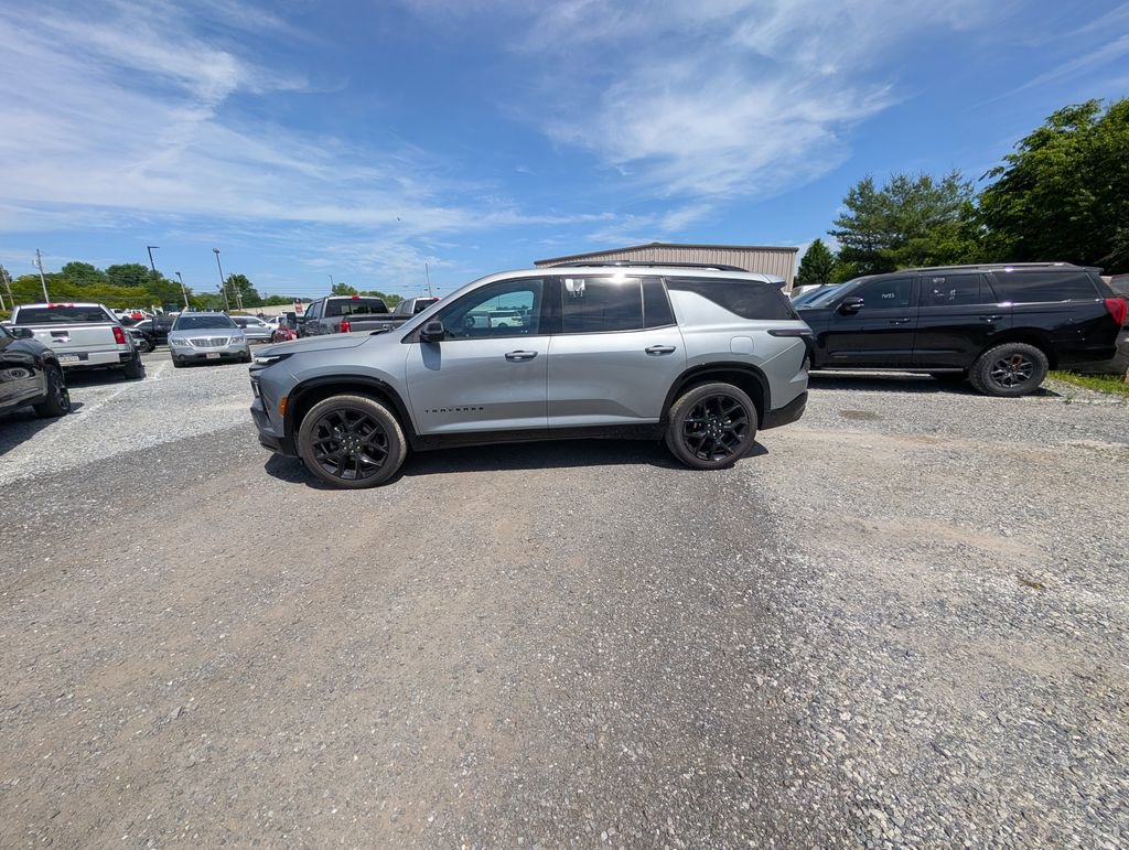 Used 2024 Chevrolet Traverse RS w/ LPO, Floor Liner Package AWD/4WD image 3