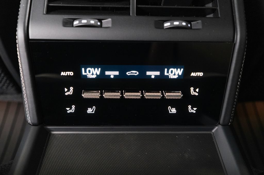 New 2026 Porsche Panamera 4 E-Hybrid AWD/4WD image 36