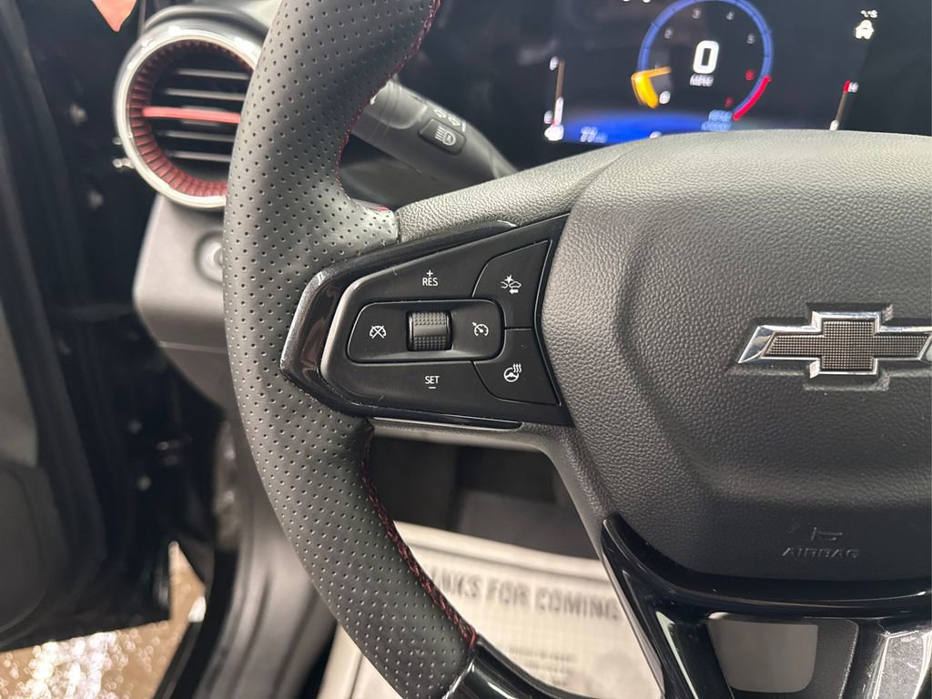 Used 2025 Chevrolet Trax RS image 34