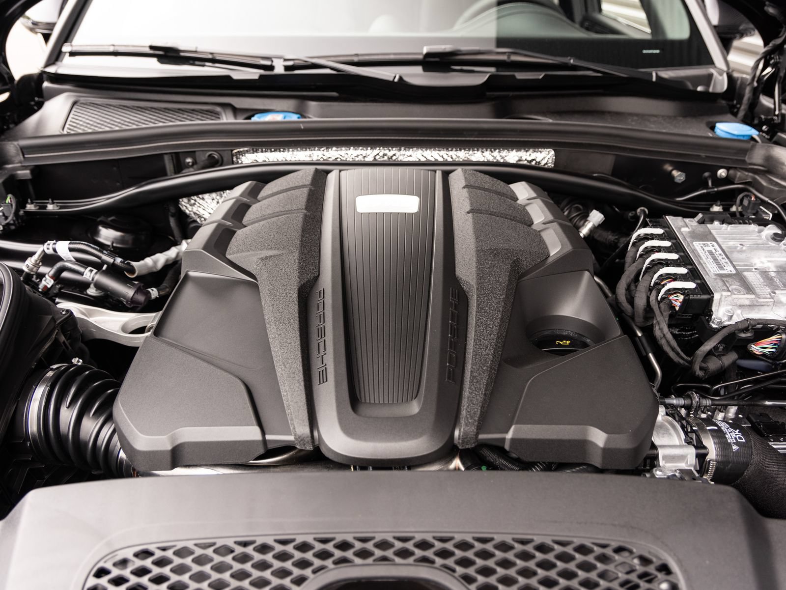 New 2026 Porsche Macan S AWD/4WD image 36