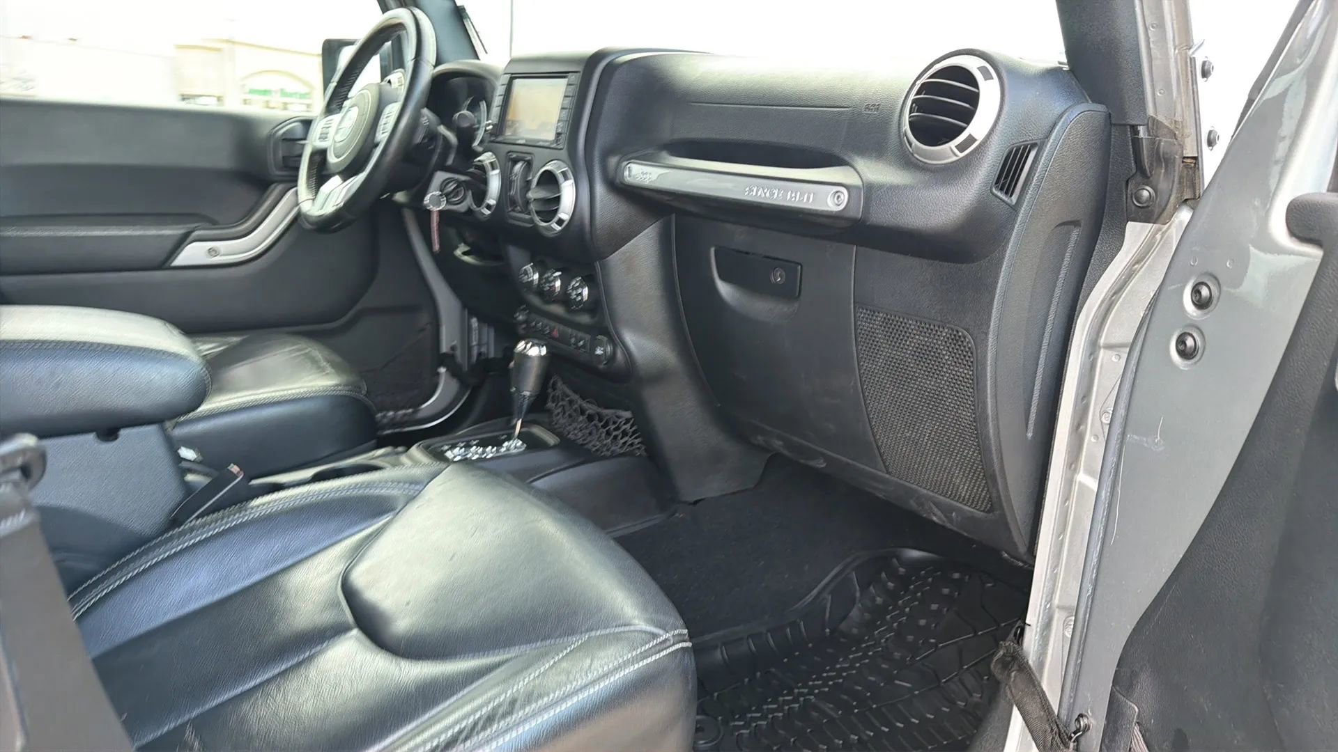 Used 2016 Jeep Wrangler Unlimited Rubicon image 94