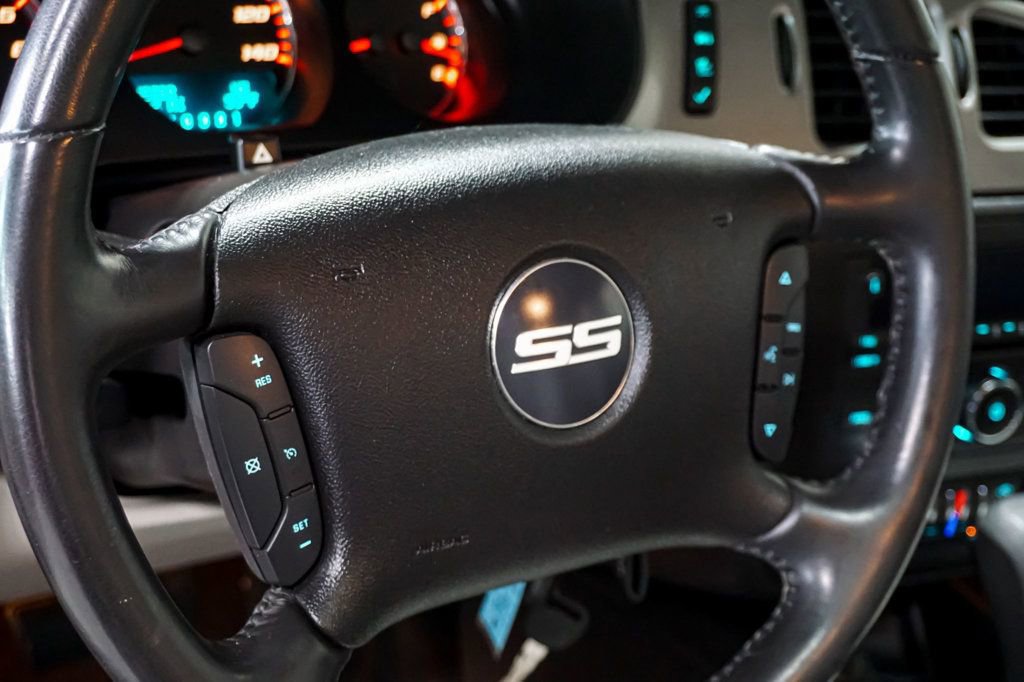 Used 2006 Chevrolet Monte Carlo SS w/ Convenience Package FWD image 56