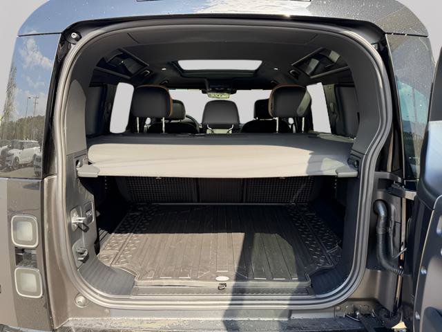 New 2026 Land Rover Defender 110 X AWD/4WD image 31