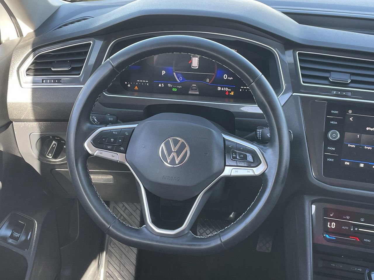 Used 2024 Volkswagen Tiguan SE image 16