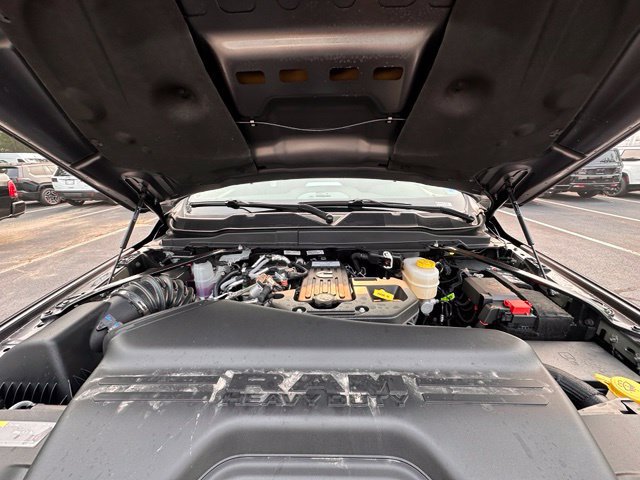 New 2026 RAM 2500 Laramie AWD/4WD image 13