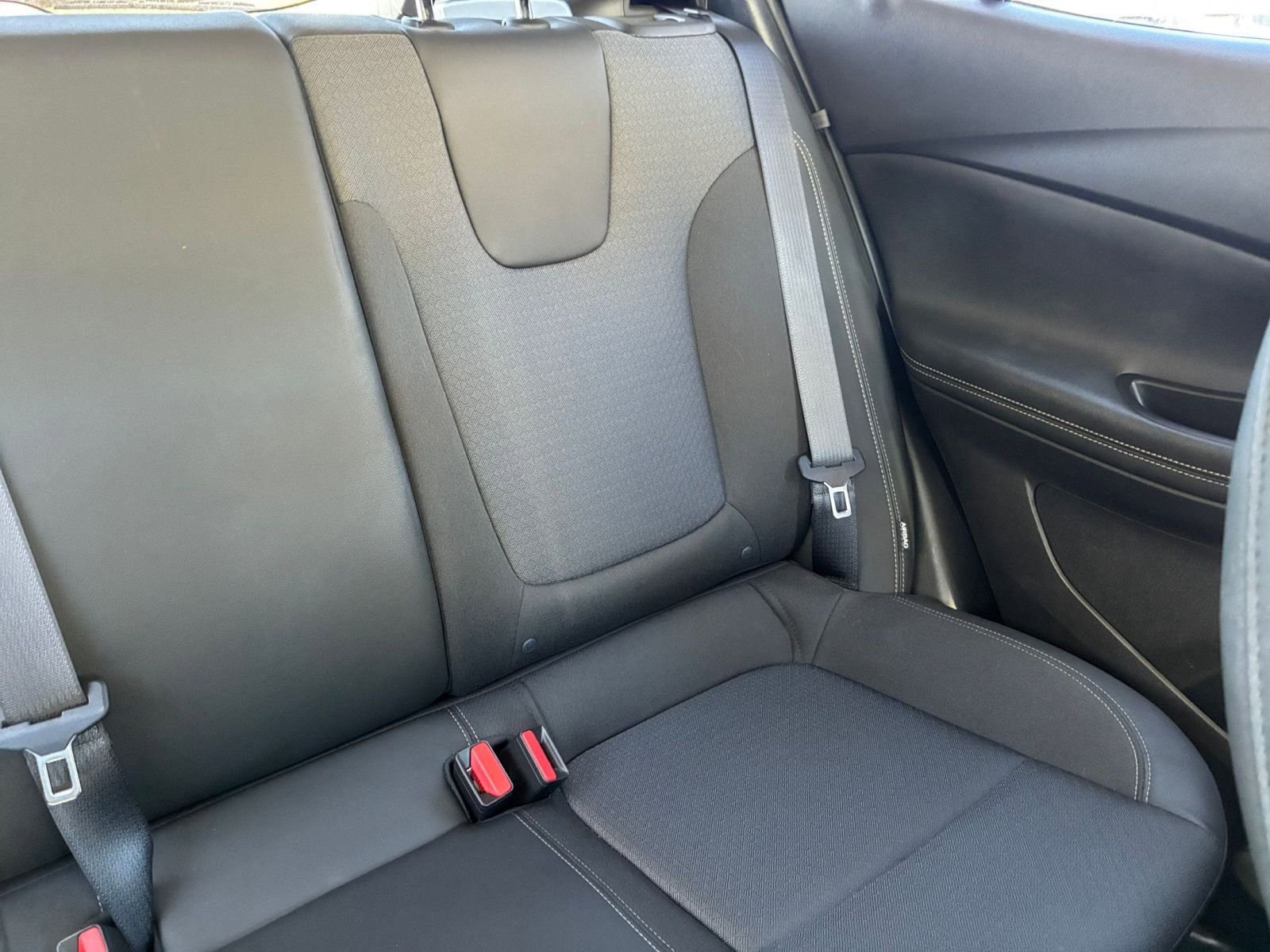 Used 2025 Buick Encore GX Preferred image 36