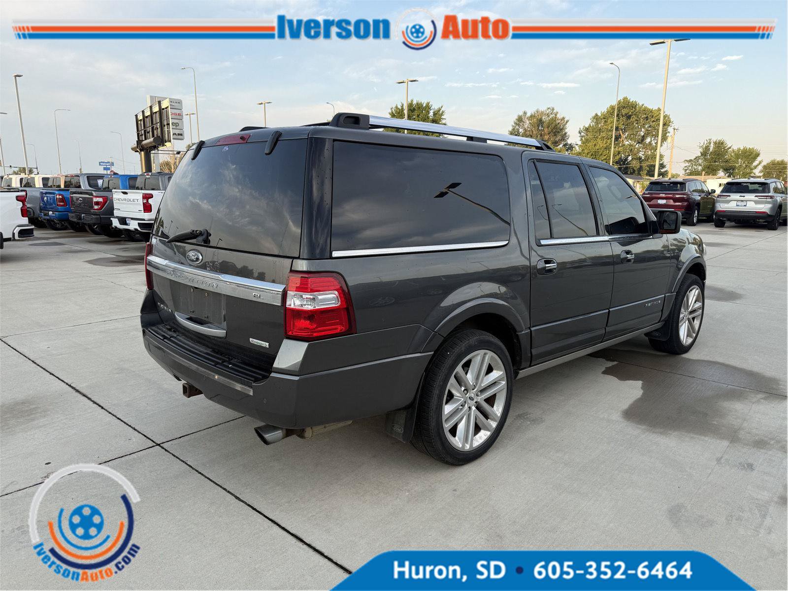 Used 2015 Ford Expedition EL Platinum AWD/4WD image 3