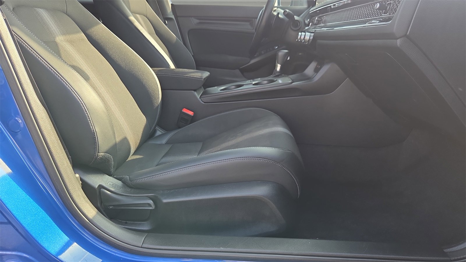 Used 2023 Honda Civic Sport image 15