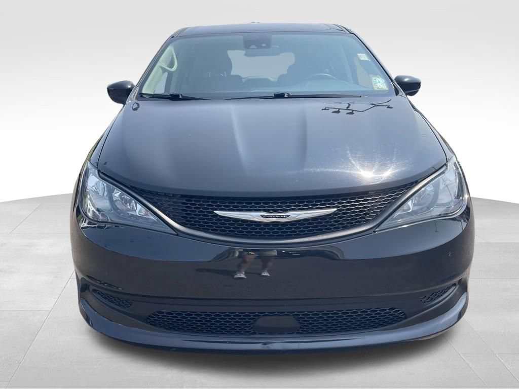 Used 2023 Chrysler Voyager LX FWD image 22