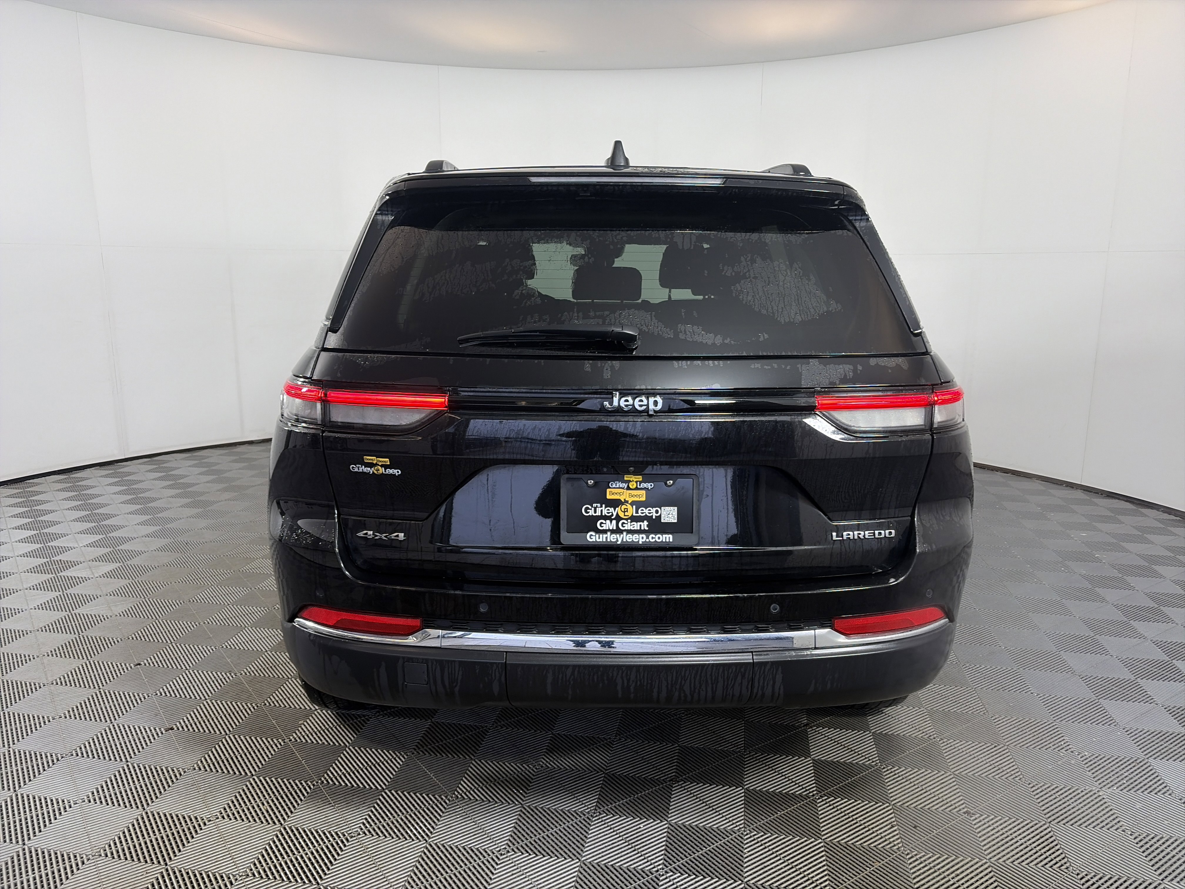 Used 2023 Jeep Grand Cherokee Laredo w/ Luxury Tech Group I image 5