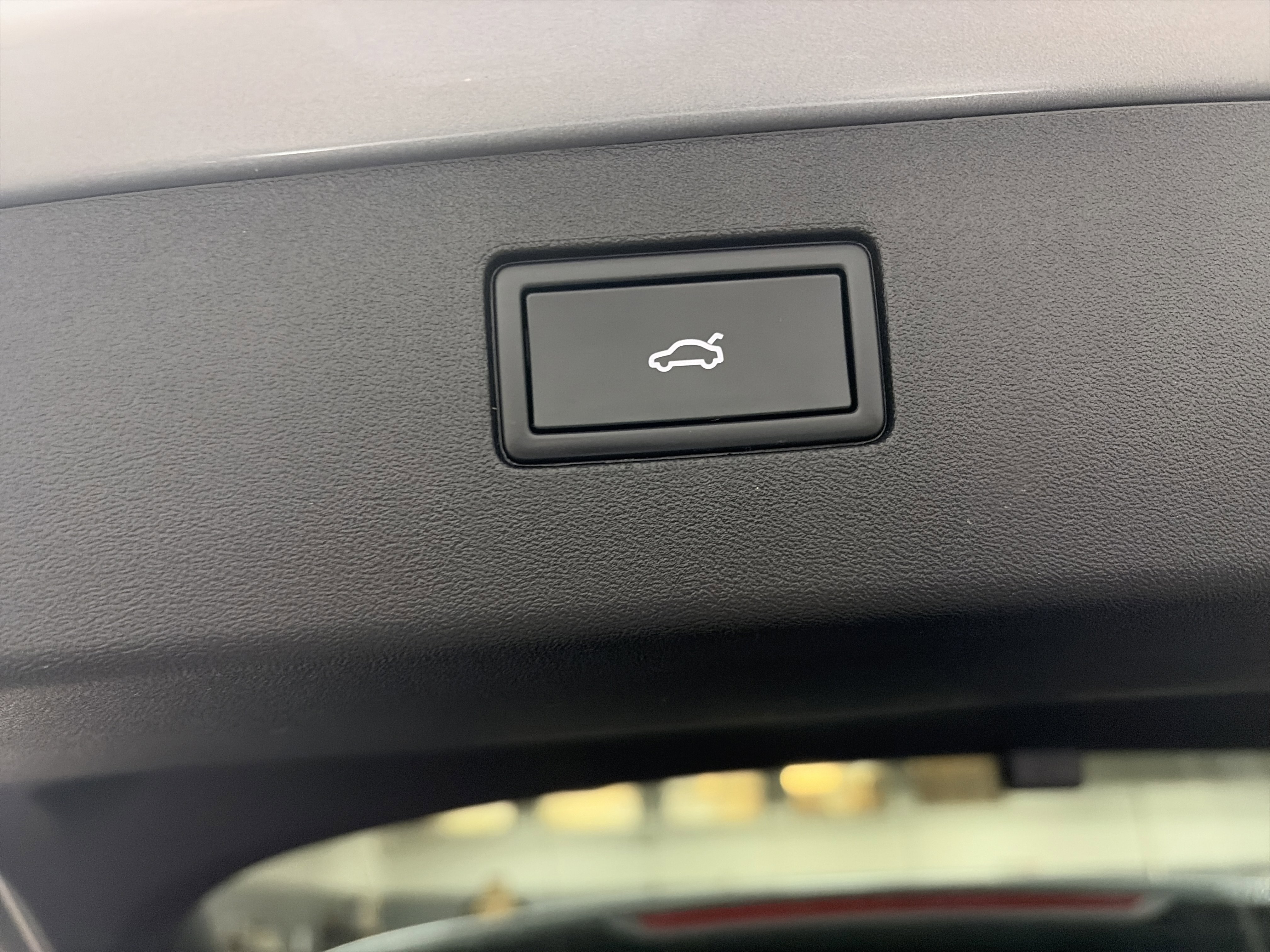 Certified 2025 Volkswagen Tiguan SE image 30