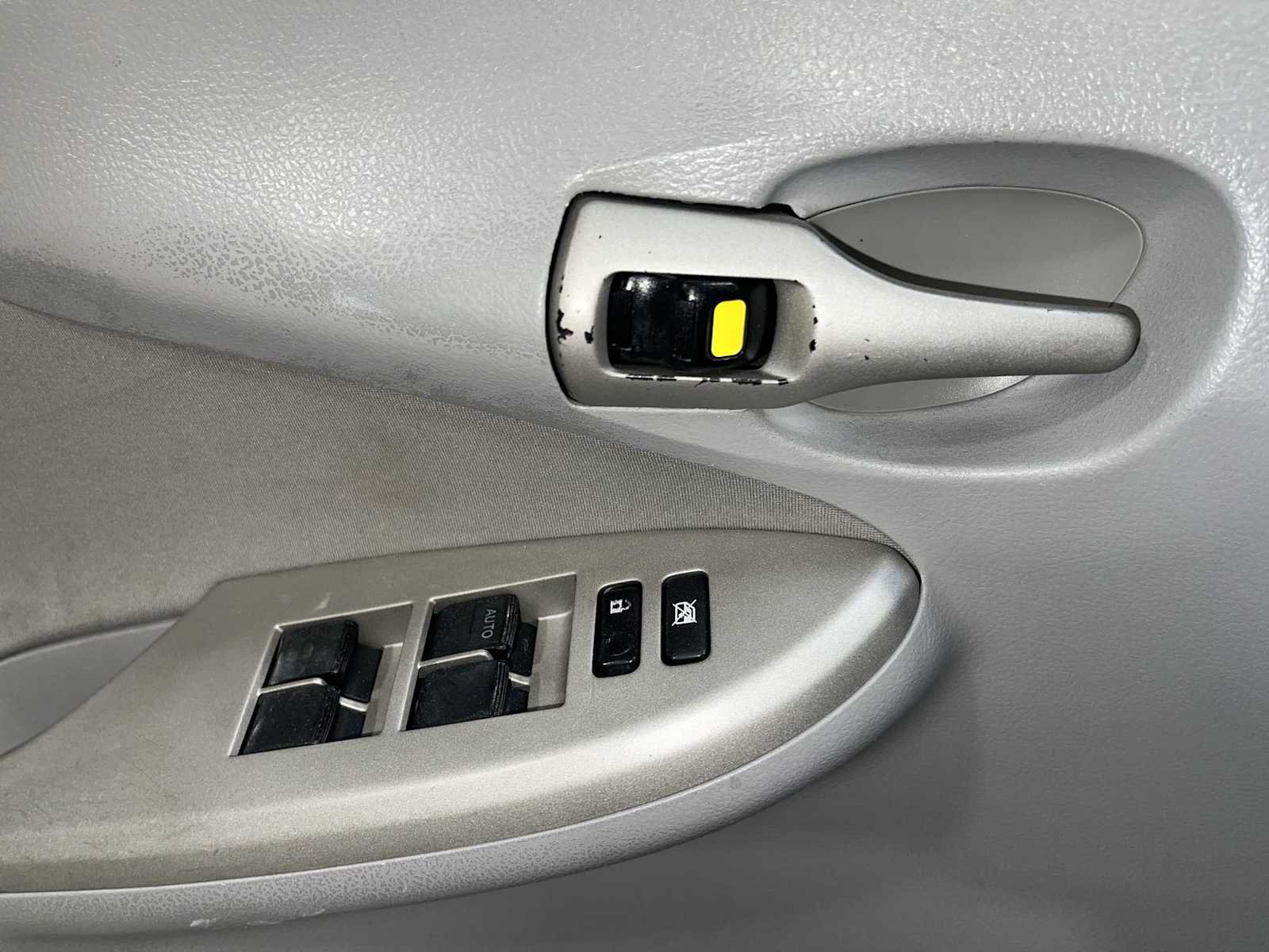 Used 2010 Toyota Corolla LE FWD image 23