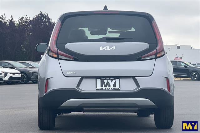 Used 2025 Kia Soul LX image 5