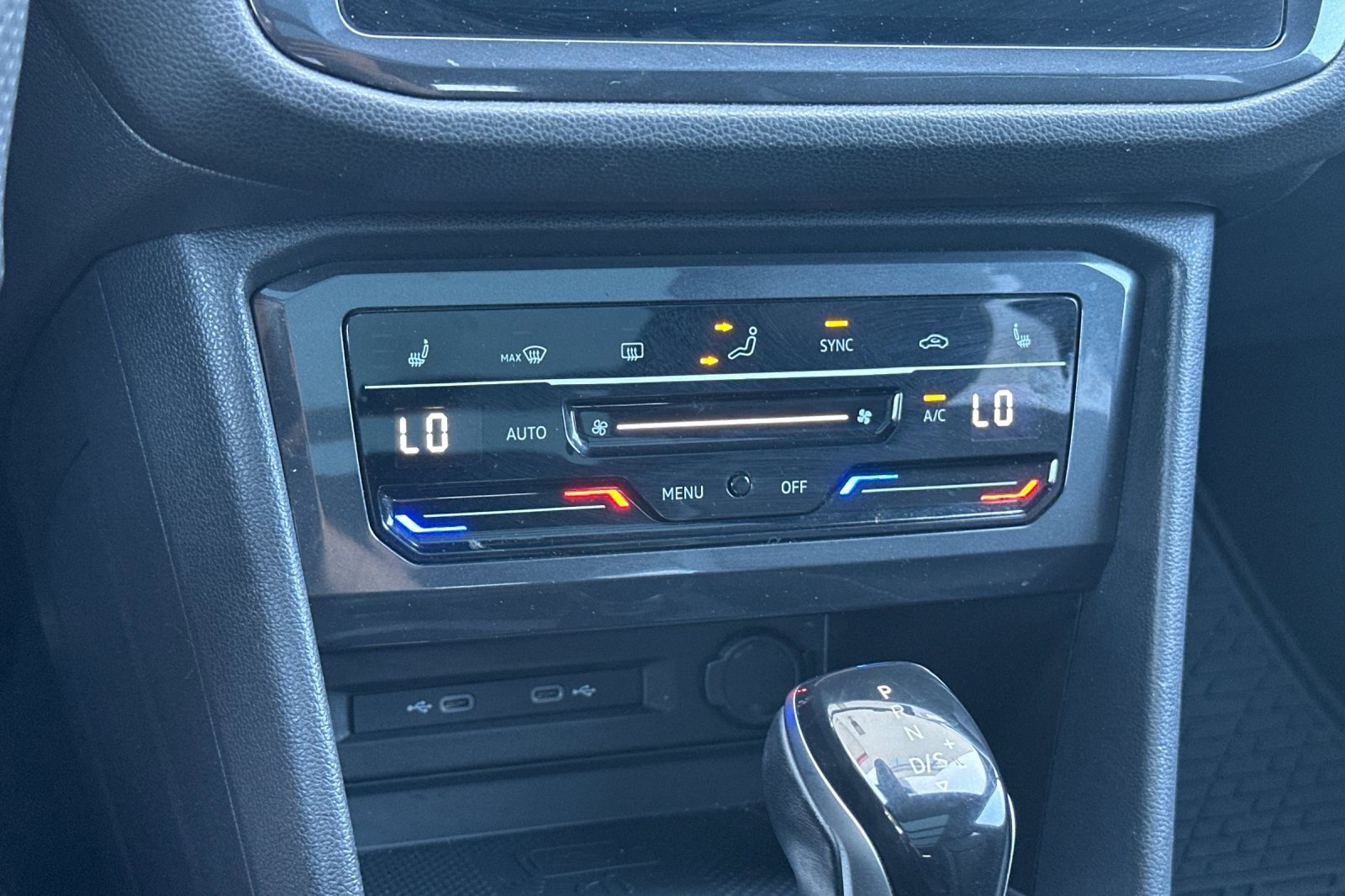 Used 2022 Volkswagen Tiguan SE R-Line image 20