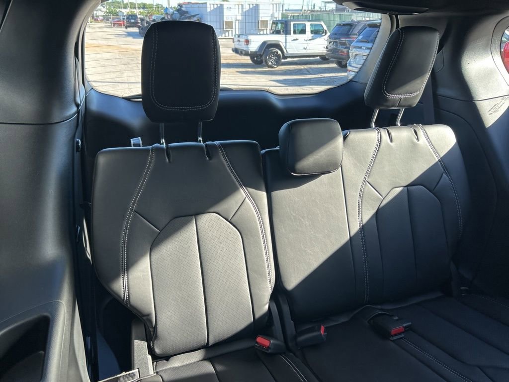 New 2026 Chrysler Pacifica Select FWD image 29