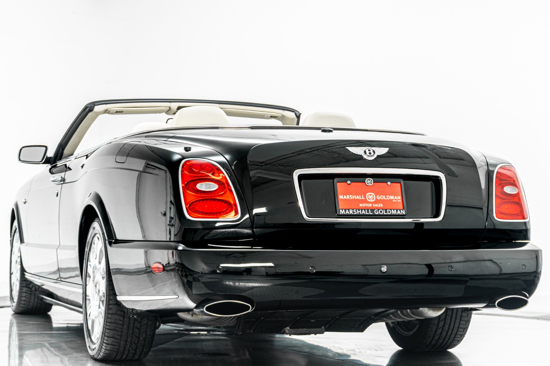 Used 2009 Bentley Azure RWD image 7