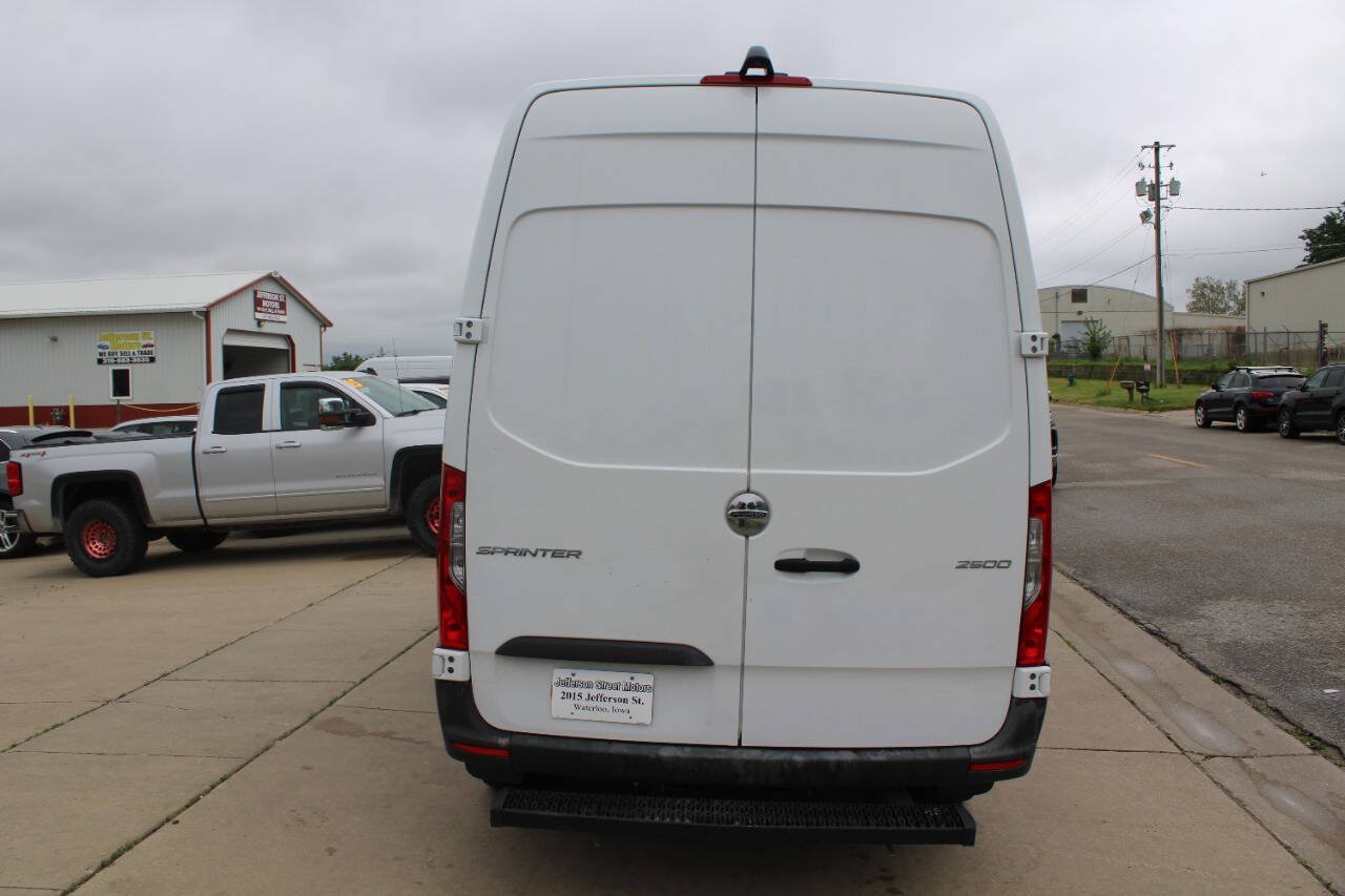 Used 2021 Freightliner Sprinter 2500 RWD image 7