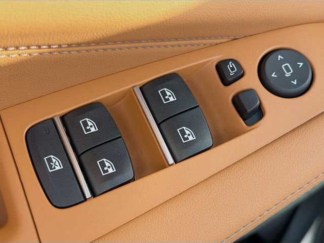 Used 2025 BMW X5 xDrive40i w/ Climate Comfort Package image 23