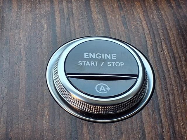 Used 2025 Mercedes-Benz C 300 4MATIC Sedan image 21