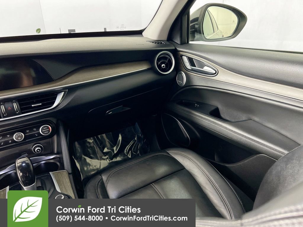 Used 2018 Alfa Romeo Stelvio Ti AWD/4WD image 27