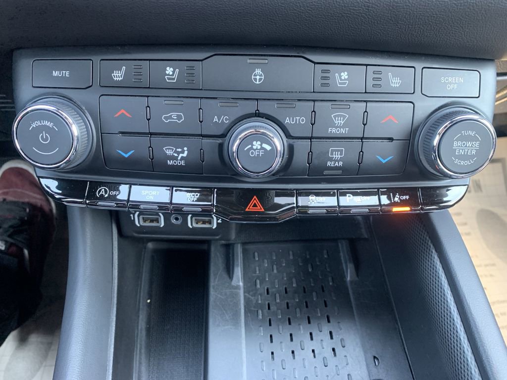 Used 2025 Dodge Durango GT AWD/4WD image 23