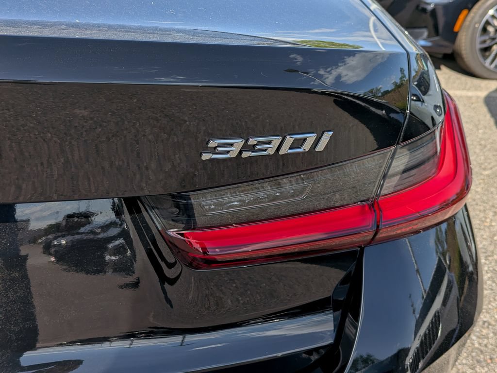 New 2026 BMW 330i xDrive Sedan w/ Convenience Package AWD/4WD image 7