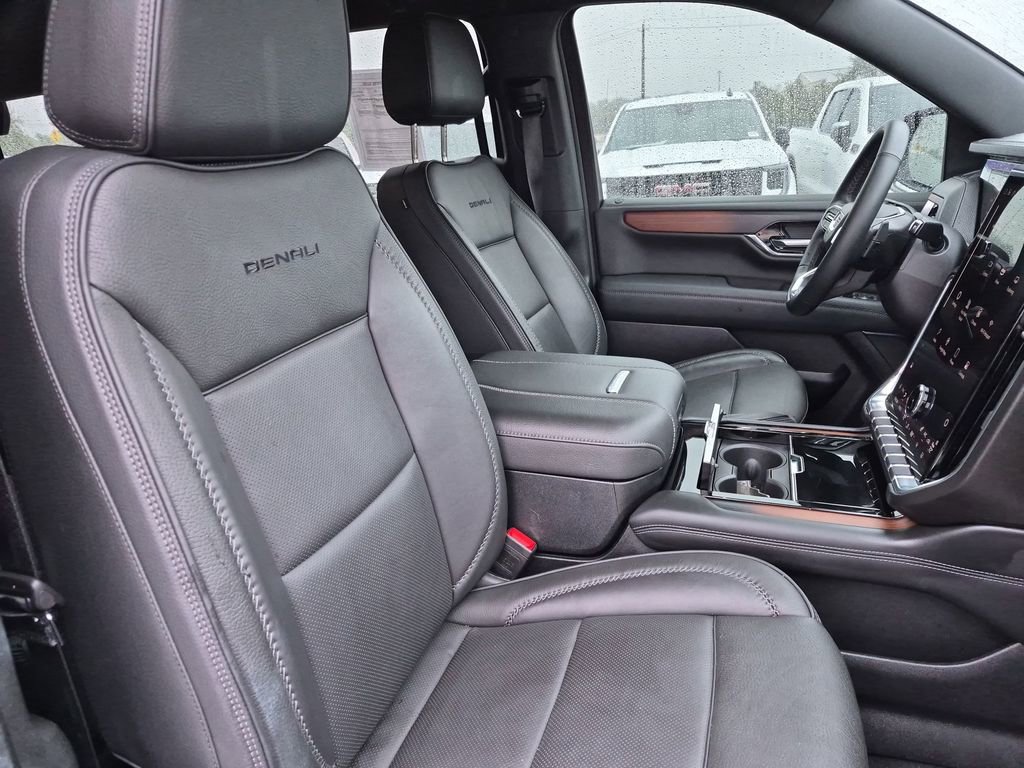Certified 2025 GMC Yukon Denali RWD image 38