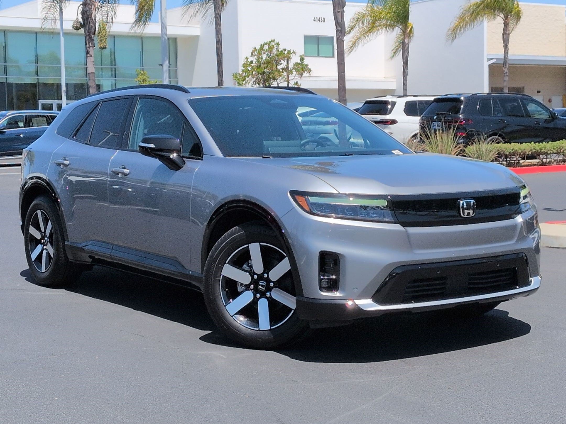 Used 2025 Honda Prologue Touring image 2