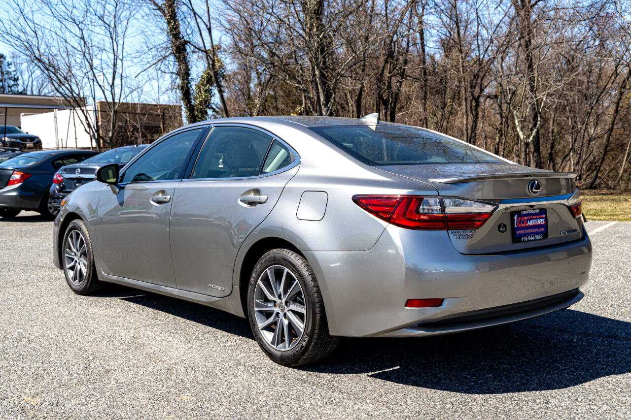 Used 2017 Lexus ES 300h image 4