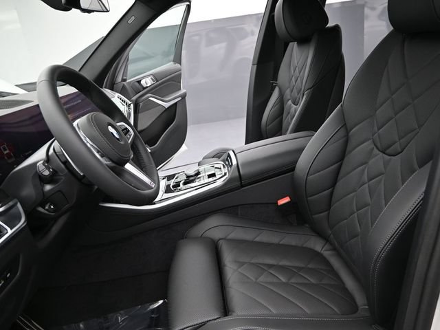 Used 2026 BMW X5 xDrive40i w/ M Sport Package AWD/4WD image 16