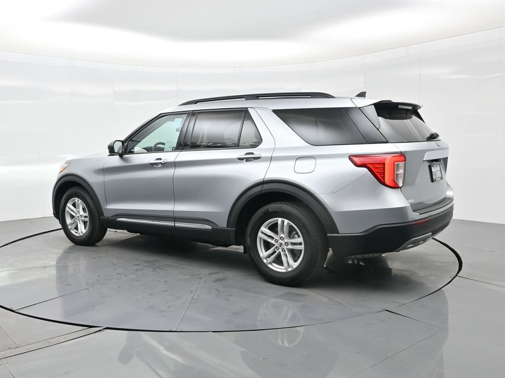 Used 2024 Ford Explorer XLT w/ Equipment Group 202A image 9