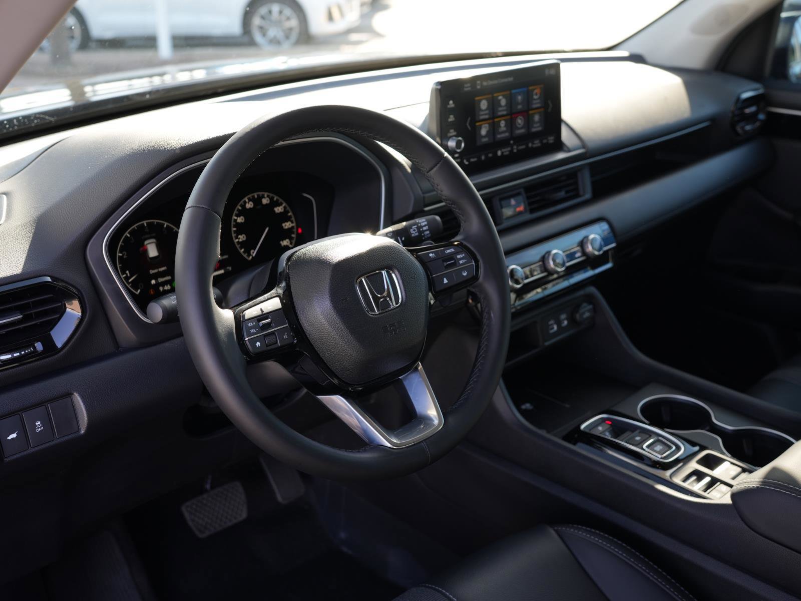 Used 2025 Honda Pilot EX-L image 13