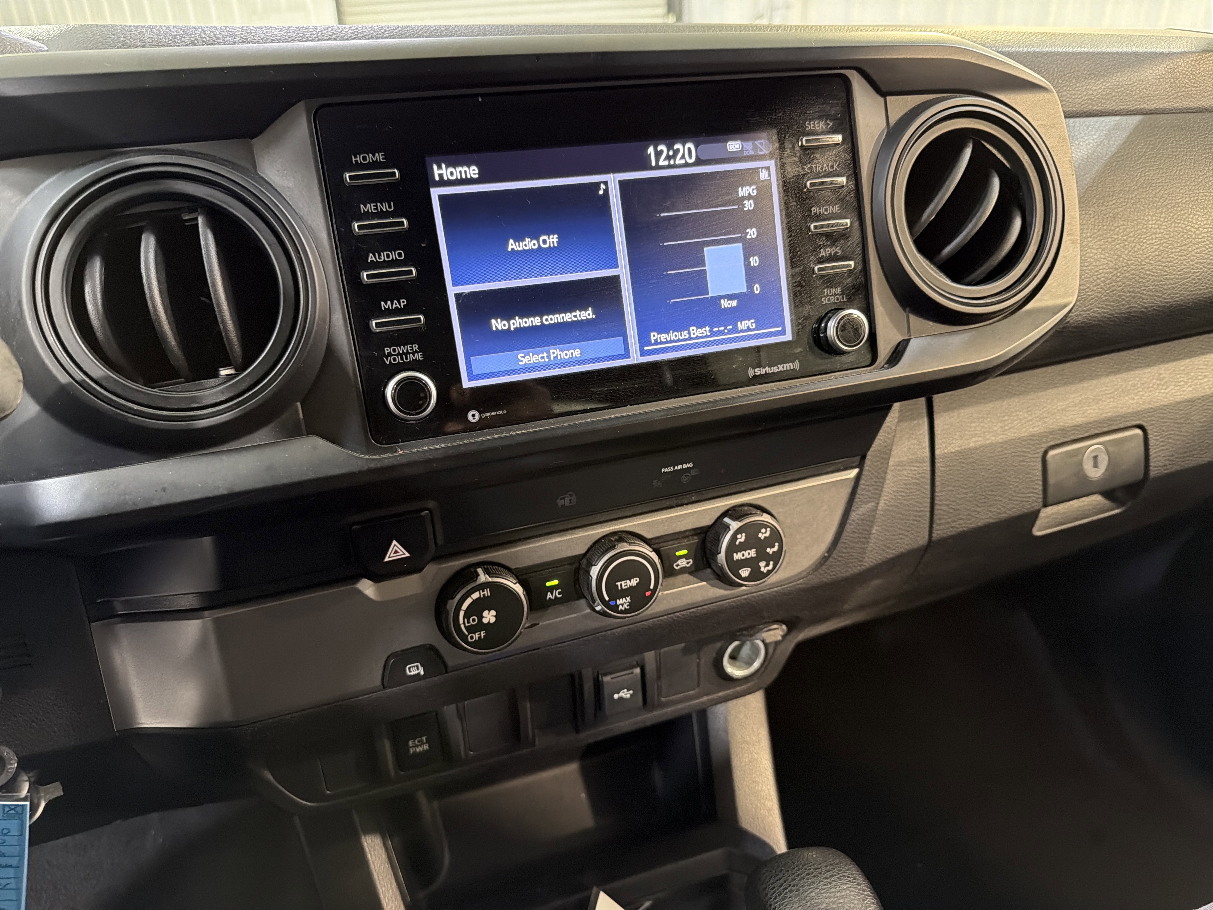 Used 2020 Toyota Tacoma SR w/ SR Convenience Package image 17