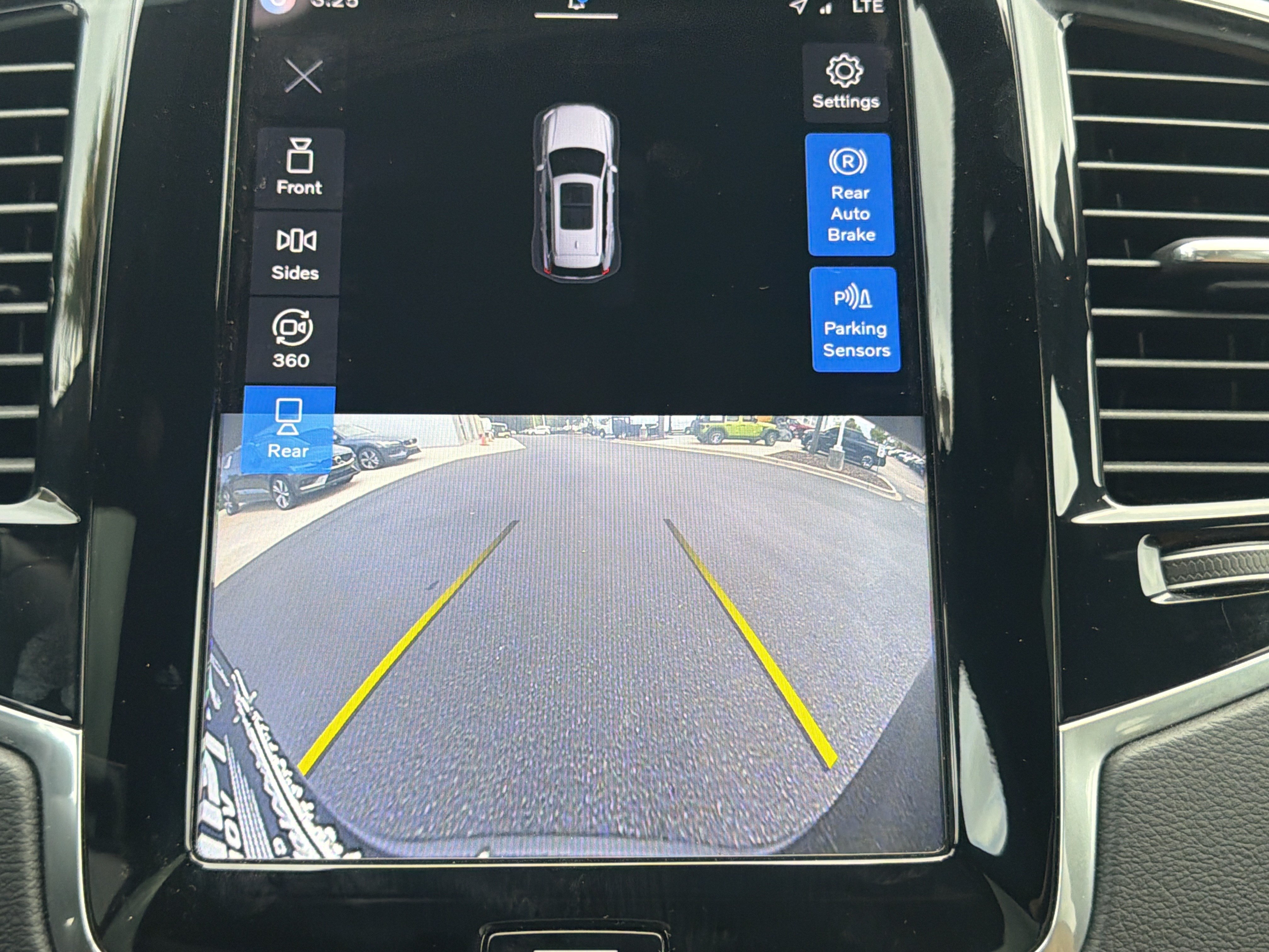 Certified 2023 Volvo XC90 B6 Ultimate w/ Lounge Package AWD/4WD image 25
