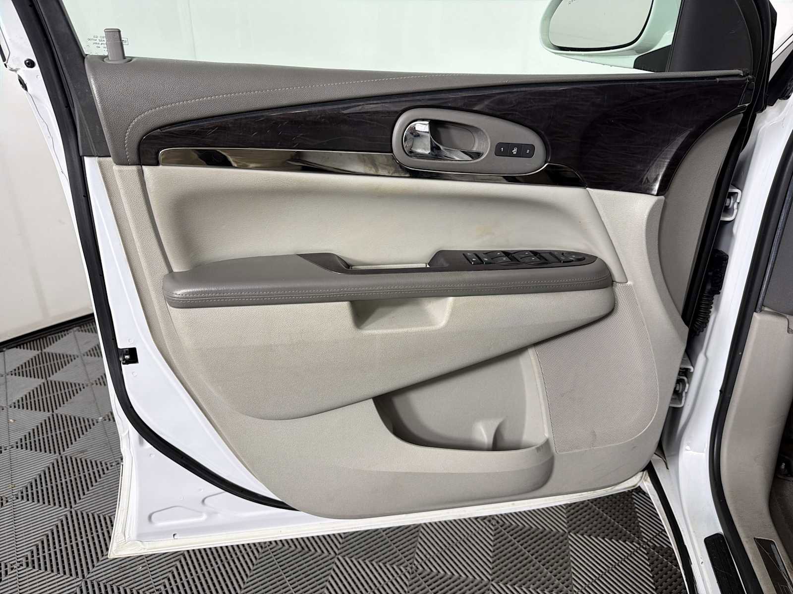 Used 2016 Buick Enclave Leather image 8