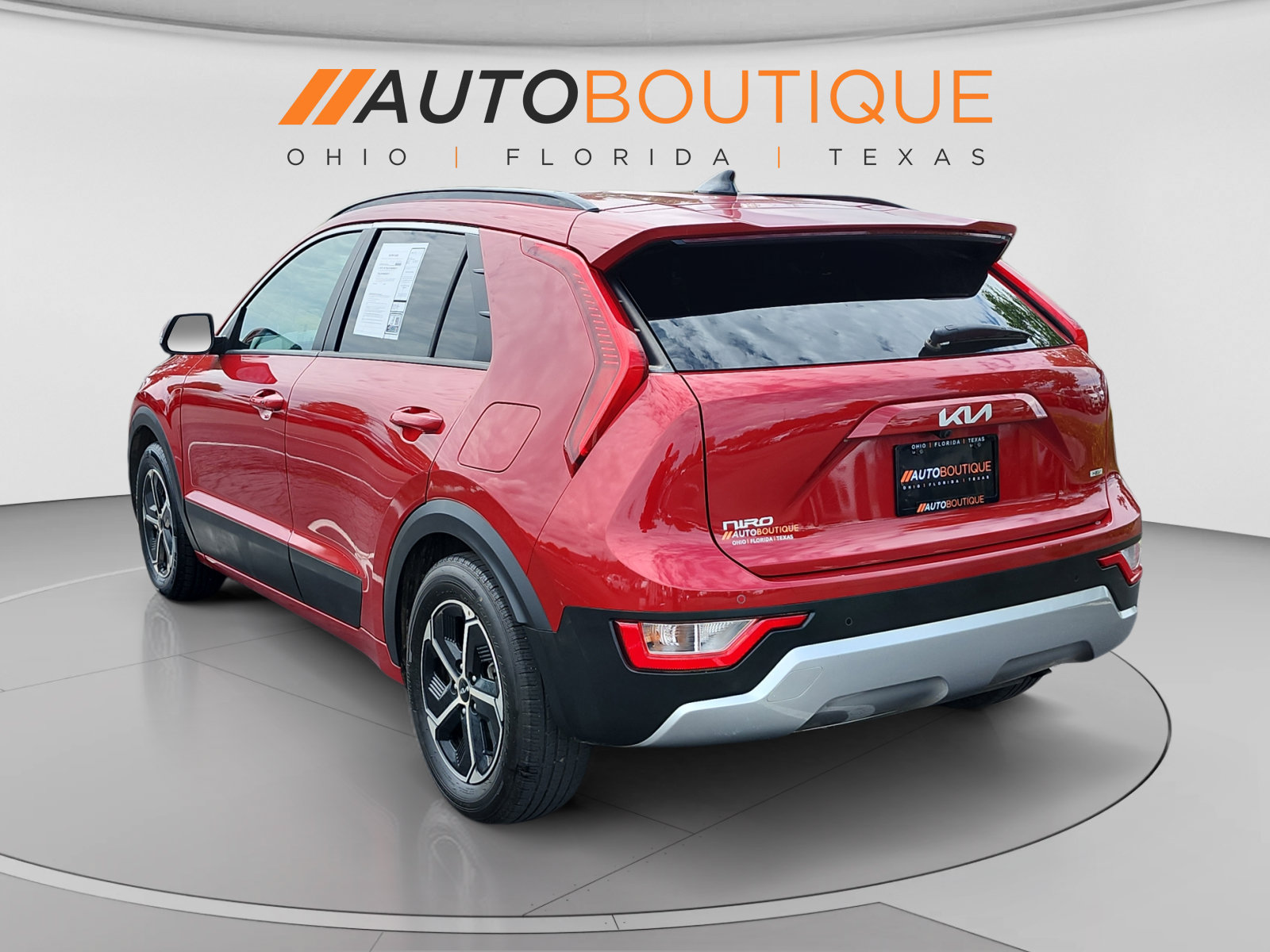Used 2023 Kia Niro EX FWD image 3